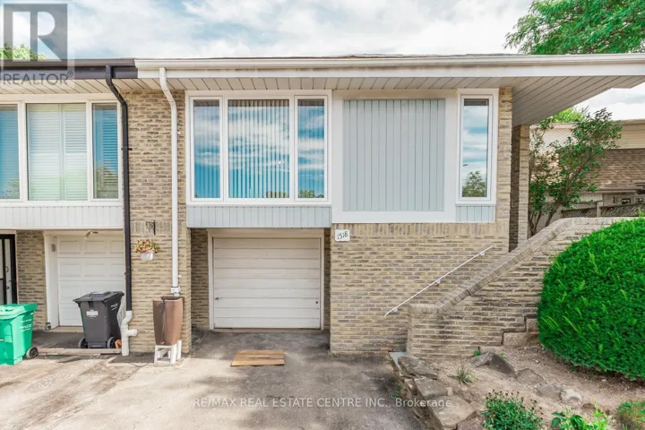 UPPER - 1518 ORAN COURT, Mississauga (Streetsville), Ontario L5N1L3