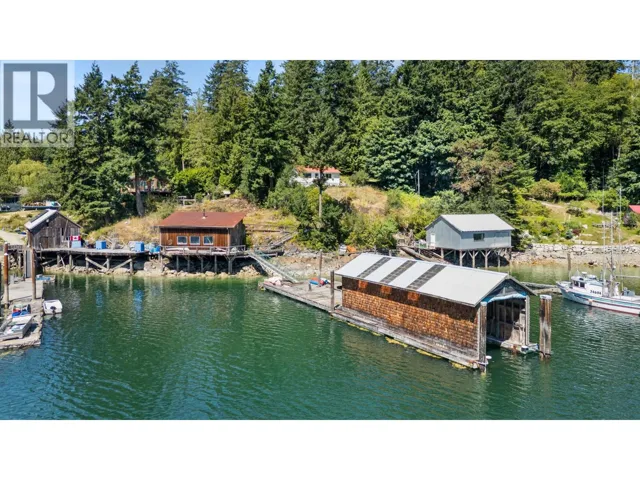 4371 FRANCIS PENINSULA ROAD, Madeira Park, British Columbia V0N2H1