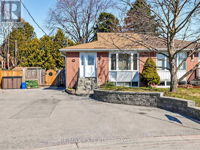 126 LONGFORD DRIVE, Newmarket (Bristol-London), Ontario L3Y2Y5