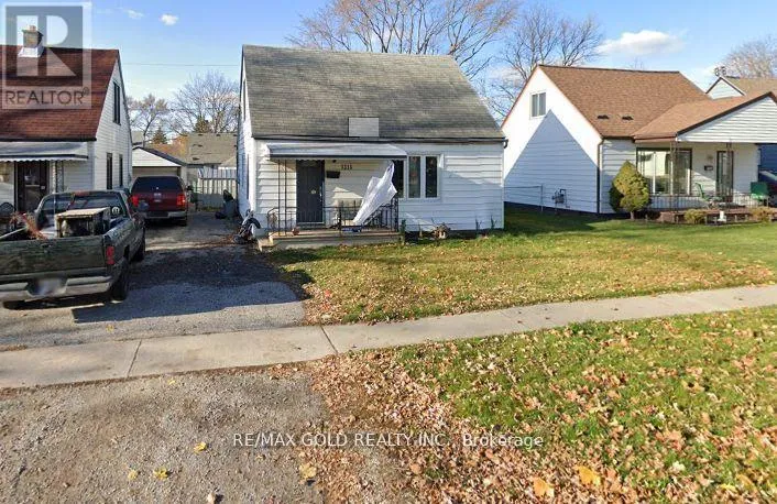 1315 PARTINGTON AVENUE, Windsor, Ontario N9B2P5