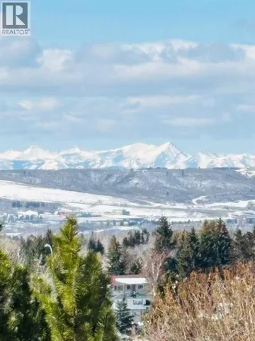 44 Edgemont Estates Road NW Road NW, Calgary, Alberta T3A2M5