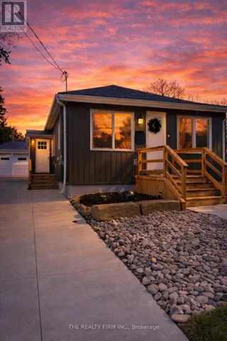 10 FIFTH AVENUE, St. Thomas, Ontario N5R4C1