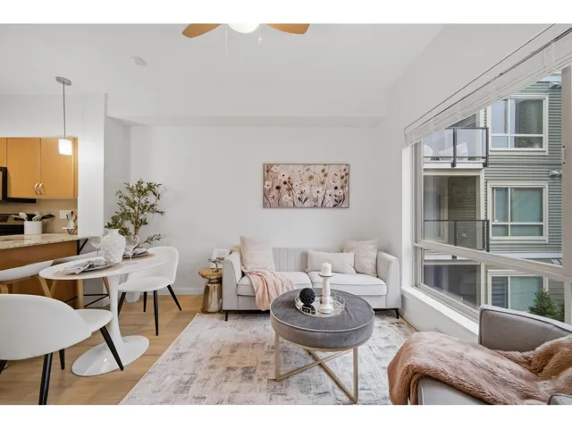 318 13789 107A AVENUE, Surrey, British Columbia V3T0B8