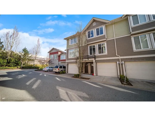 40 15399 GUILDFORD DRIVE, Surrey, British Columbia V3R7C6