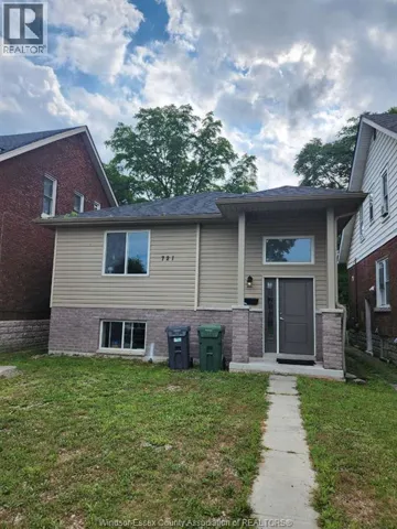 721 PARTINGTON, Windsor, Ontario N9B2N6