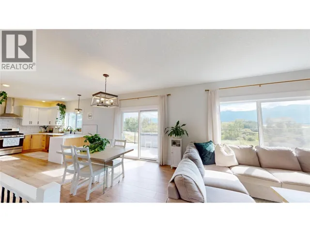 825 Selkirk Drive, Creston, British Columbia V0B1G3