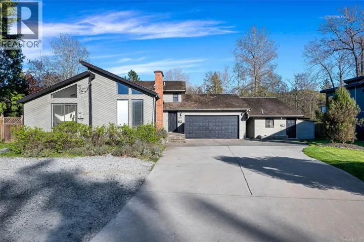 1171 Royal Oak Dr, Saanich, British Columbia V8X3T7