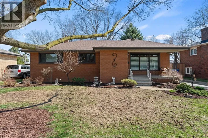 2840 AVONDALE AVENUE, Windsor, Ontario N9E1X2