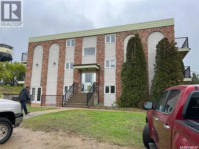 302 8th AVENUE SW, Biggar, Saskatchewan S0K0M0