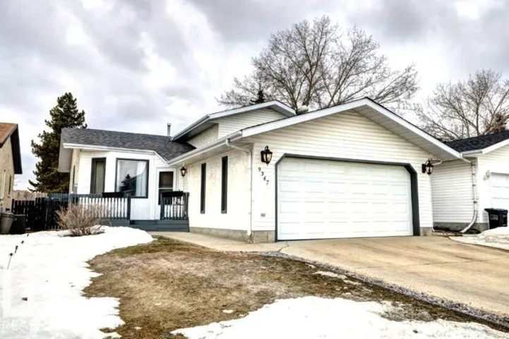 9347 175 AV NW, Edmonton, Alberta T5Z2C8