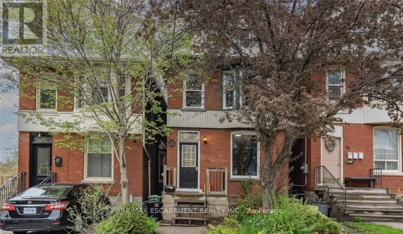 3 - 38 INCHBURY STREET, Hamilton (Strathcona), Ontario L8R3B3