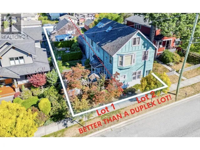 352 W 15TH STREET, North Vancouver, British Columbia V7M1S5