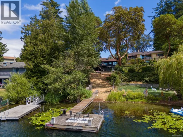 2880 Leigh Rd, Langford, British Columbia V9B4G3