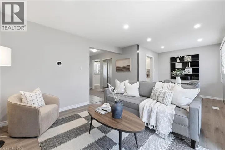 11 QUEENSLEA Drive Unit# 154, Hamilton, Ontario L8W1T7