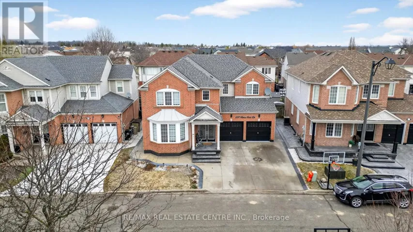 207 ARTHUR FACH DRIVE, Cambridge, Ontario N1T2G2
