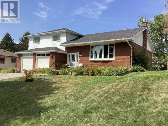 1049 ELGIN STREET, Newmarket (Huron Heights-Leslie Valley), Ontario L3Y3C3