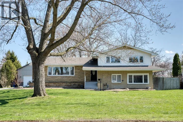 326 CENTRE STREET, Essex, Ontario N8M1R4