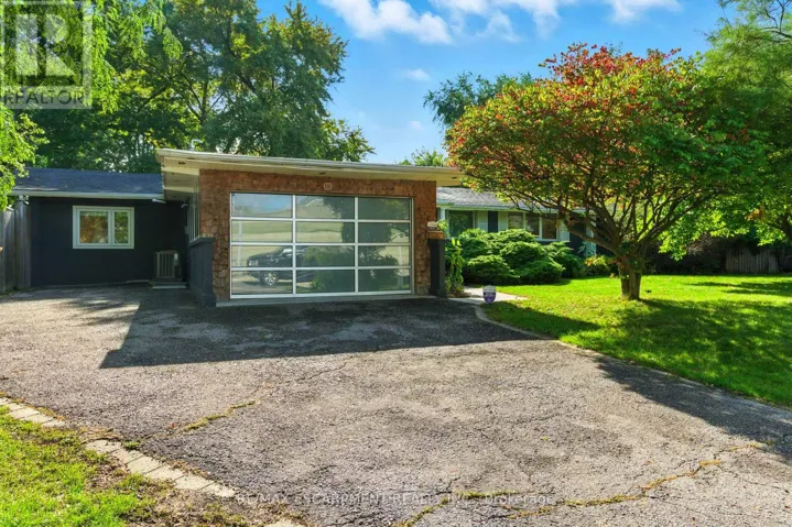 230 SOUTH SERVICE ROAD, Mississauga (Mineola), Ontario L5G2S1