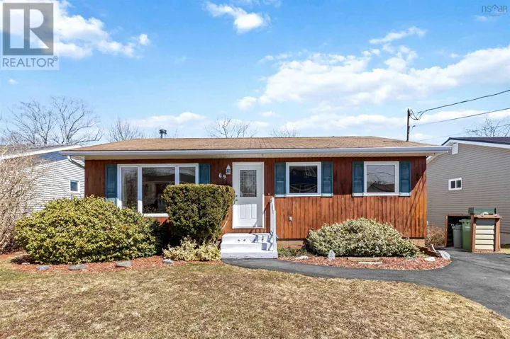 69 La Pierre Crescent, Dartmouth, Nova Scotia B2W5C7