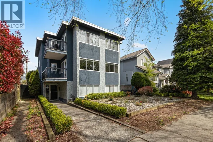 1923 PARKER STREET, Vancouver, British Columbia V5L2L2