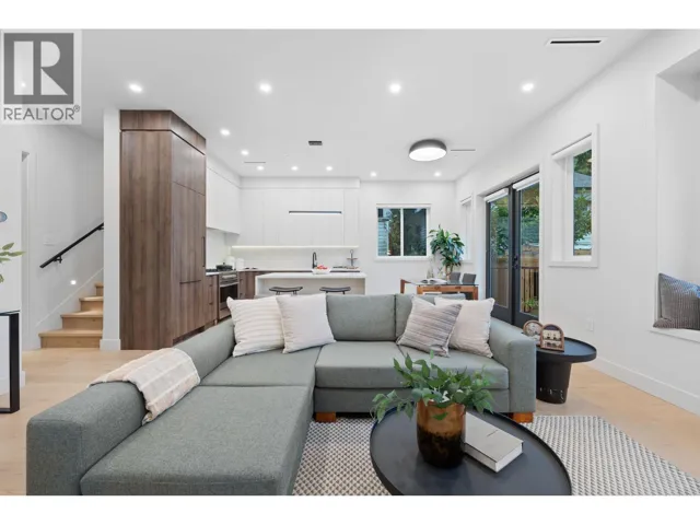 919 E 10TH AVENUE, Vancouver, British Columbia V5T2B3