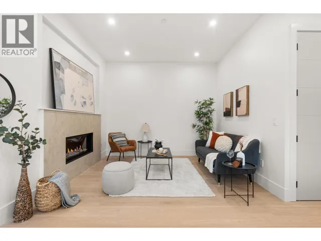 2 1822 E 14TH AVENUE, Vancouver, British Columbia V5N2E2