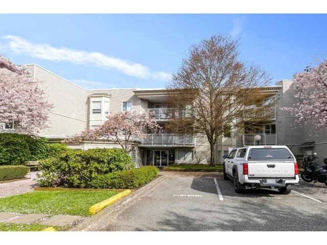 102 9948 151 STREET, Surrey, British Columbia V3R0V6