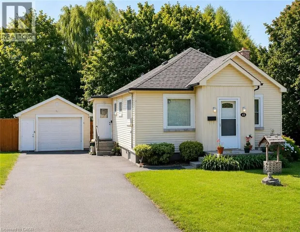 33 WOOLWICH Street N, Woolwich, Ontario N0B1M0