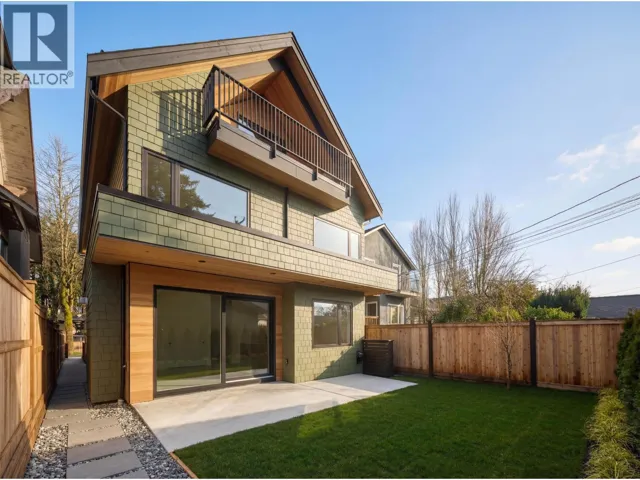 2 2755 W 11TH AVENUE, Vancouver, British Columbia V6K2L8