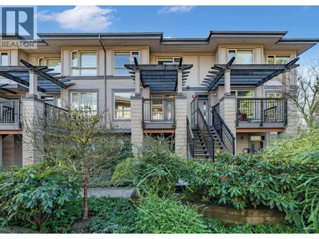 11 3231 NOEL DRIVE, Burnaby, British Columbia V3J0H3