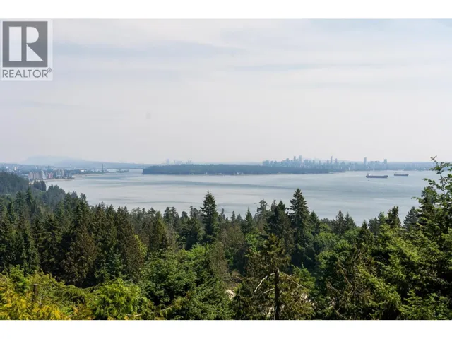 4882 VISTA PLACE, West Vancouver, British Columbia V7W3E7