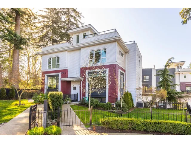 235 2218 OAK MEADOWS DRIVE, Surrey, British Columbia V3Z0W6