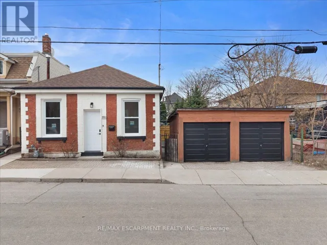 215 RAY STREET N, Hamilton (Strathcona), Ontario L8R2Y3