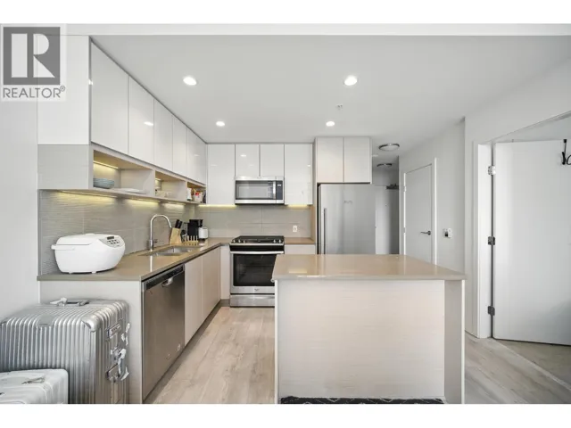 418 8850 UNIVERSITY CRESCENT, Burnaby, British Columbia V5A0C8