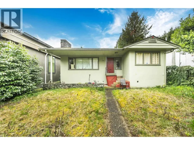 14 W 37TH AVENUE, Vancouver, British Columbia V5Y2N1