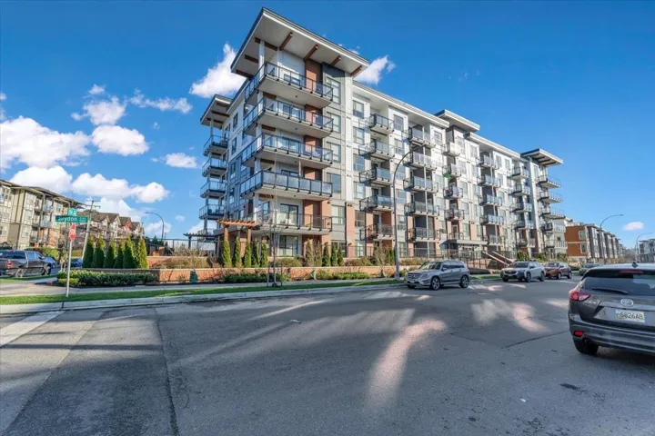212 5504 BRYDON CRESCENT, Langley, British Columbia V3A0R3