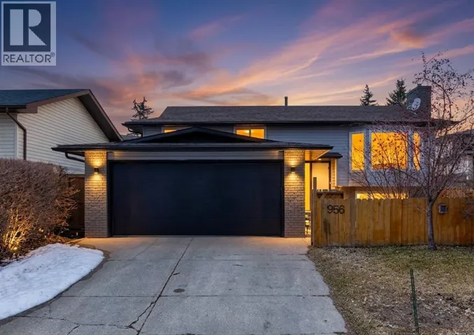 956 Bracewood Rise SW, Calgary, Alberta T2W3C9