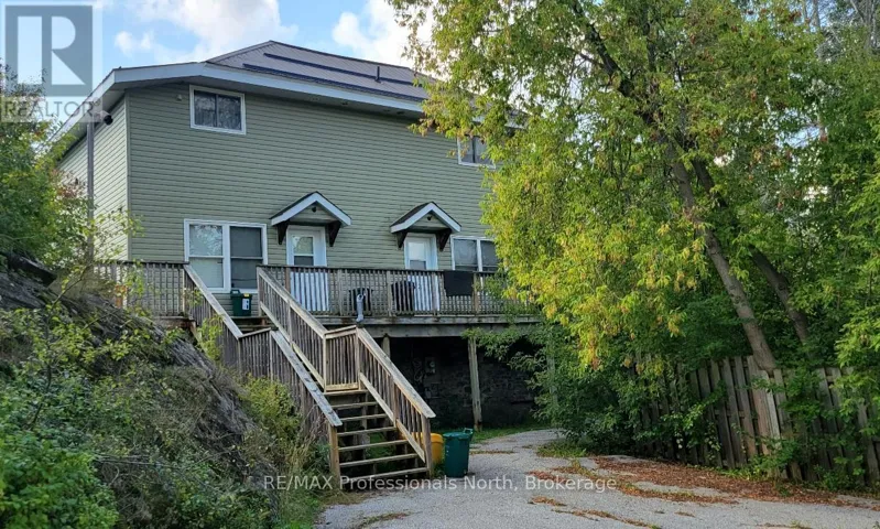 9 WEST ROAD, Huntsville (Chaffey), Ontario P1H1K9