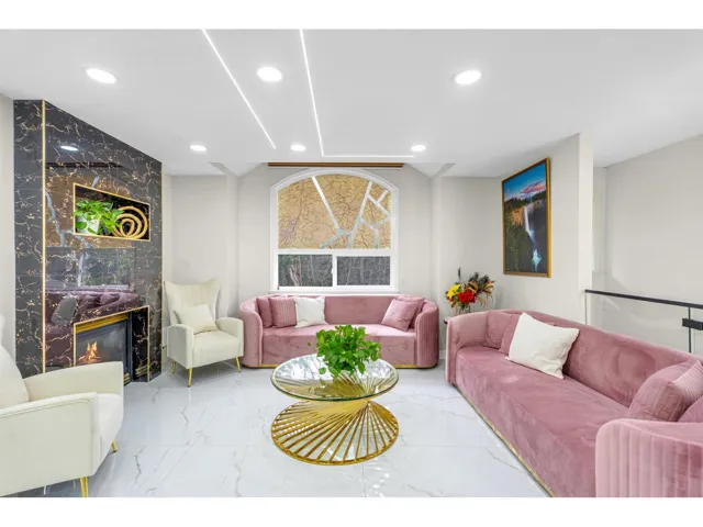 4840 196 STREET, Langley, British Columbia V3A7Z7