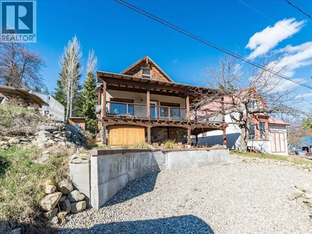 1876 Planer Crescent, Rossland, British Columbia V0G1Y0