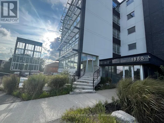 200 - 1880 O'CONNOR DRIVE, Toronto (Victoria Village), Ontario M4A1W9
