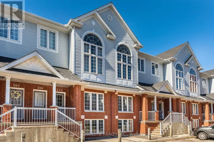 242 GERSHWIN PRIVATE, Ottawa, Ontario K2H1G5