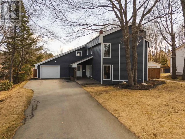 140 Pinecrest Boulevard, Bridgewater, Nova Scotia B4V3R4