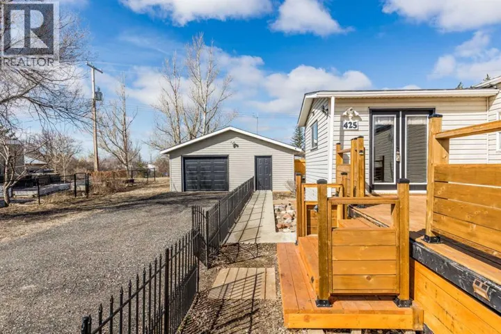 425 6 Street, Suffield, Alberta T0J2N0