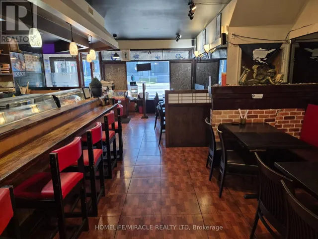 3345 BLOOR STREET W, Toronto (Stonegate-Queensway), Ontario M8X1X9