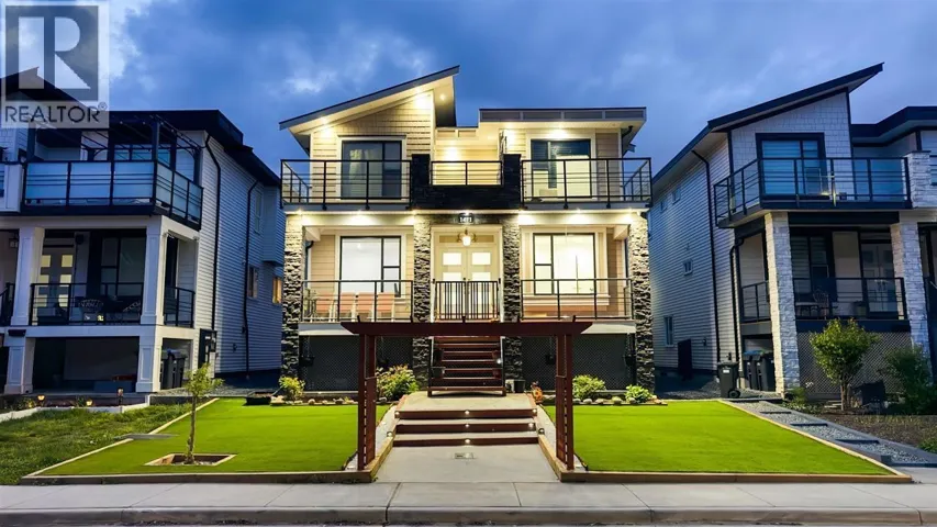 1411 SALTER STREET, New Westminster, British Columbia V3M5A8