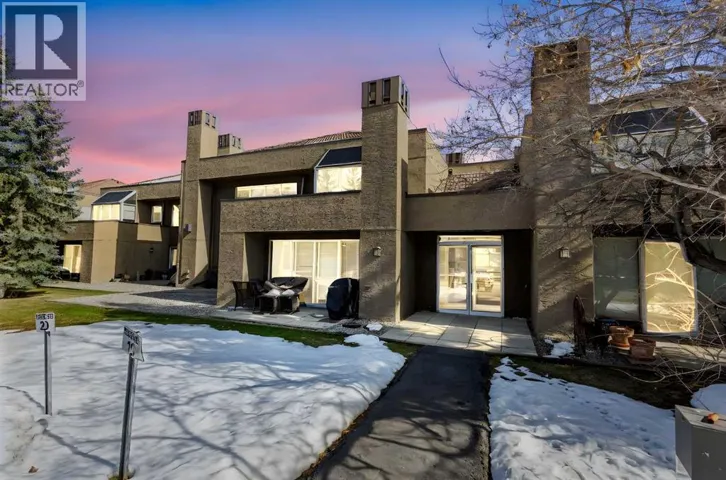 1, 108 Village Heights SW, Calgary, Alberta T3H2L2