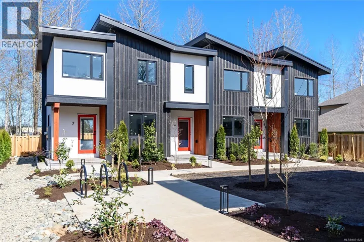8 1590 Piercy Ave, Courtenay, British Columbia V9N3E9