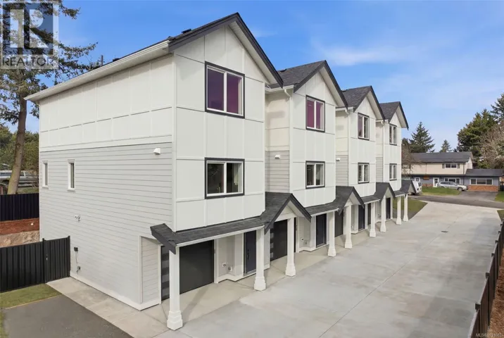 1 621 Broadway St, Saanich, British Columbia V8Z2G5