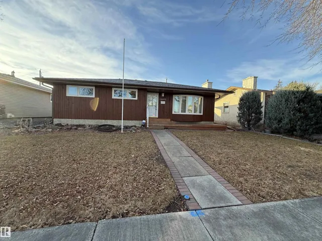 #Main Floor 16605 93 AV NW, Edmonton, Alberta T5R5H9